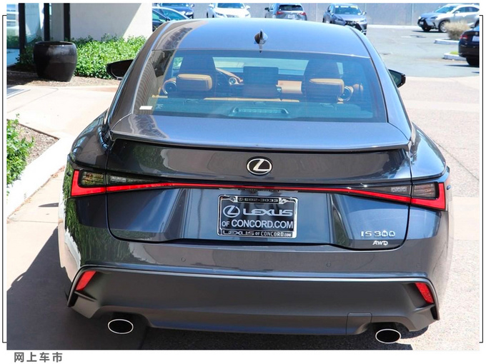 雷克萨斯新小号ES到店实拍搭3.5L动力超A4L-图3
