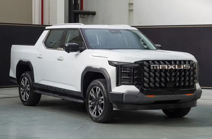 上汽大通新皮卡星际X燃油版曝光2.5T柴油动力宽度超2米-图1