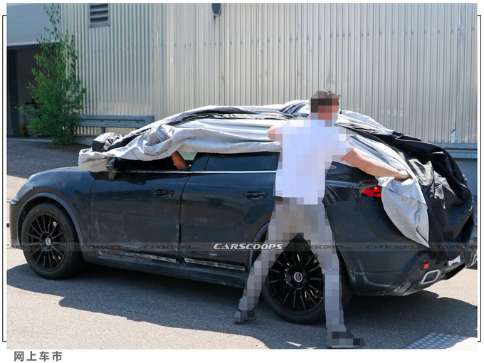 保时捷小号卡宴推新车型内饰升级三块液晶屏-图4