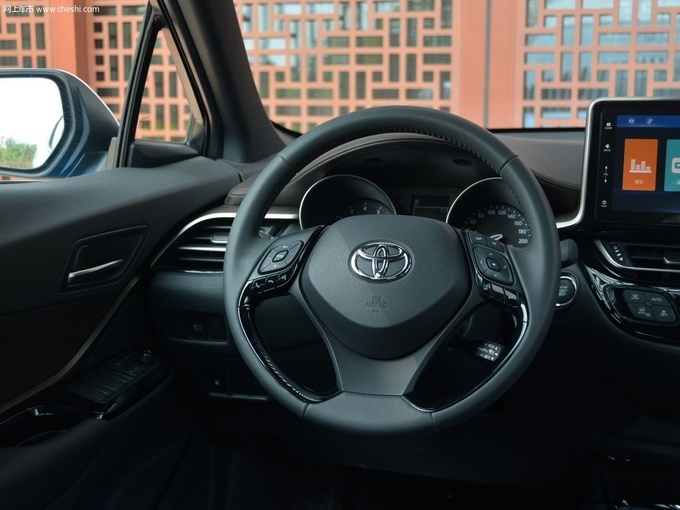 昆明CH-R现车到店 丰田奕泽14.98万起售-图2