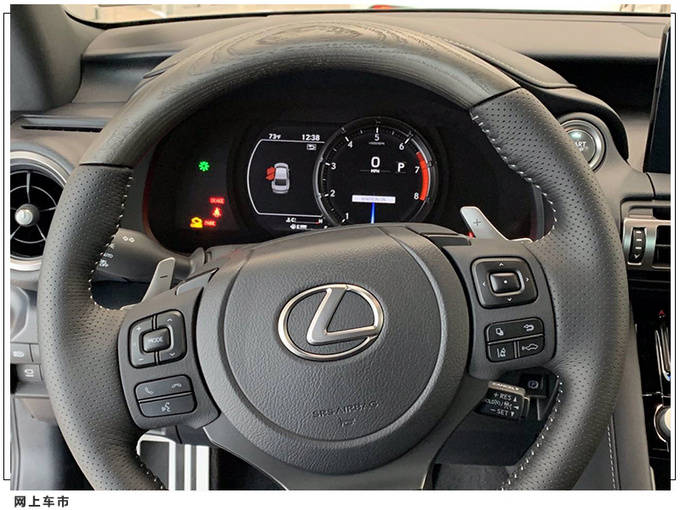 雷克萨斯全新IS实拍搭3.5L引擎/熏黑贯穿式尾灯-图8