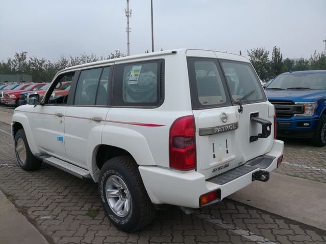 18款日产途乐Y61自动长轴 7座SUV大卖点-图7