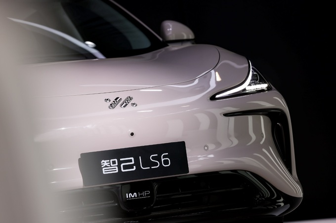 智己刘涛实力超越Model YLS6是100万内最强6系-图5