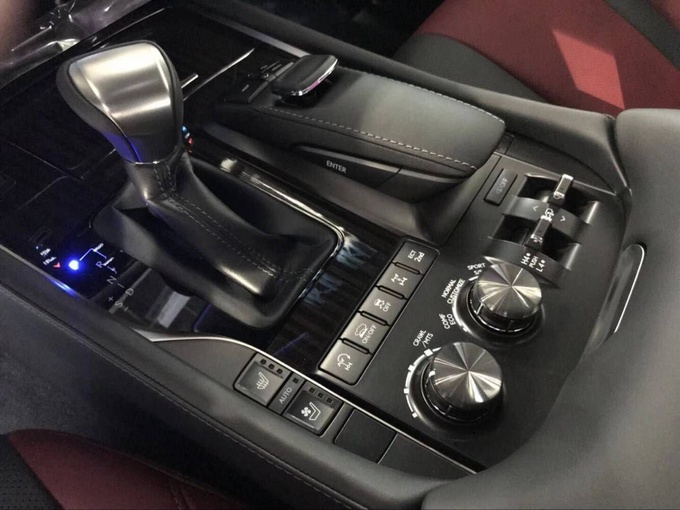 2018款雷克萨斯LX570 大尺寸SUV更加霸气-图6