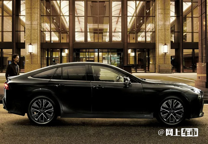 丰田新大号亚洲龙曝光本月18号上市/进口引入-图2