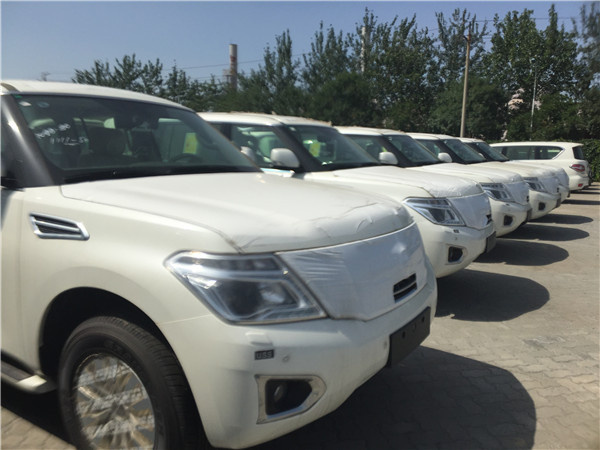 18款日产途乐Y62 中东版4.0五种配置分析-图2