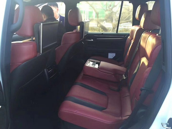 18款雷克萨斯LX570 中东S运动限量版现车-图6