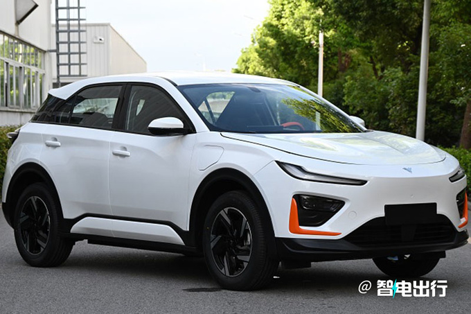 新款哪吒U实拍曝光车身加长7厘米 造型更运动-图1