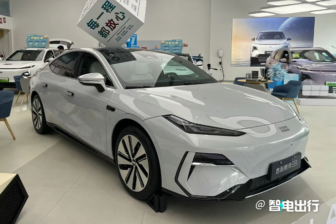 吉利銀河E8 9天后預售搭45英寸8K屏+魅族手機互聯-圖2