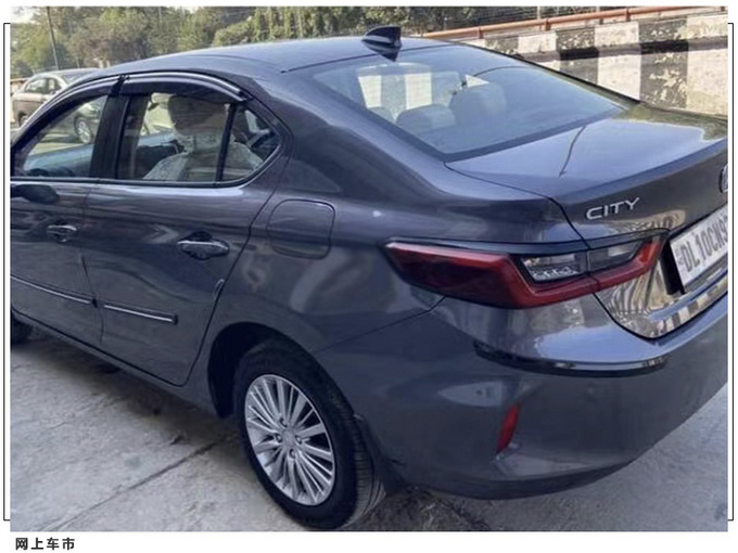 本田小号雅阁实车街拍 搭1.0T引擎/内饰简洁-图2