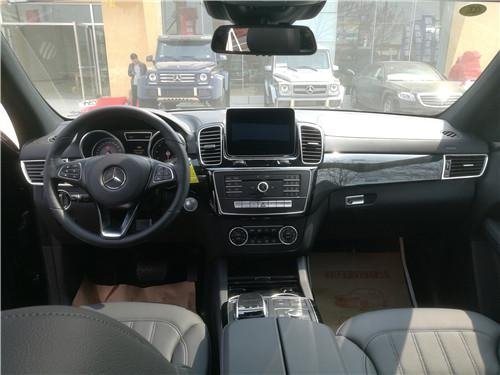 2018款奔驰GLS450 全面升级科技日新月异-图5