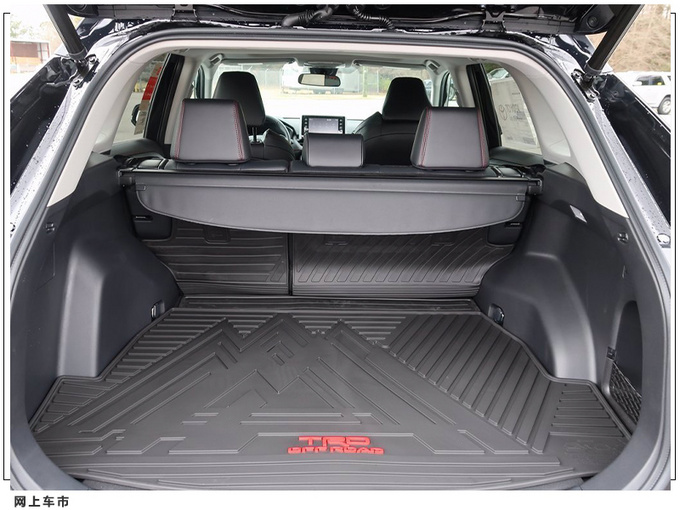 丰田RAV4运动版实拍升级8AT变速箱/标配TRD套件-图7