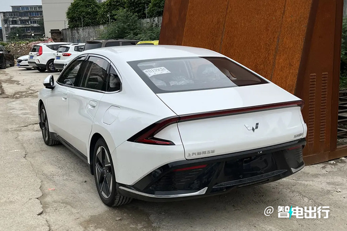 五菱星光預(yù)售XX萬起 首搭-神煉電池 PK比亞迪秦PLUS-圖5