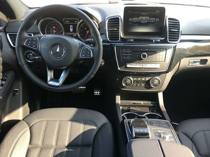 18款奔驰GLS450 加版SUV优雅与性能并重-图5