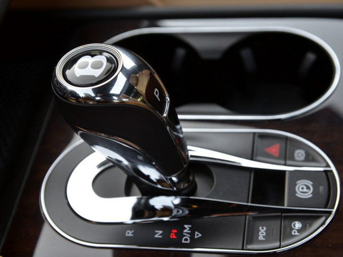 新宾利添越世界高端 劲惠越野裸车价热售-图8