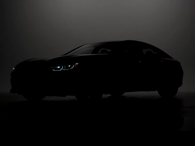 宝马8系高性能版即将发布 搭4.4T/配专属徽标-图1