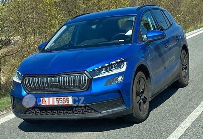 斯柯达首款纯电SUV街拍配超大屏幕/年内亮相-图1