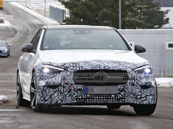 奔驰全新C级谍照曝光搭2.0T混动/换装全新大灯-图1