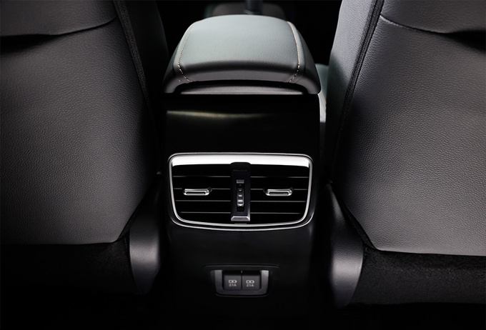 广汽丰田小号凯美瑞内饰官图 提供全液晶仪表-图7