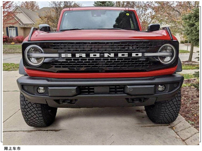 福特Bronco实拍曝光 越野轮胎/可拆卸式黑色软顶-图2