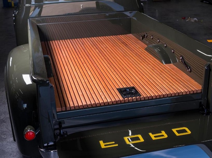 1954年福特F-100皮卡重获新生复古美感很耐看-图6