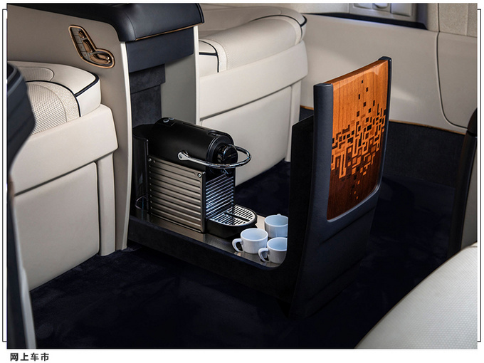 奔驰V级手工定制版 配咖啡机和冰箱/采用高端皮革-图3