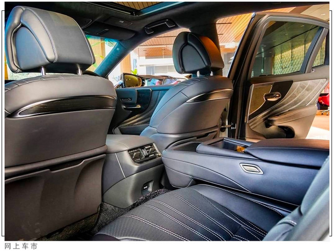 雷克萨斯新款LS到店实拍搭3.5L引擎/内饰更豪华-图6