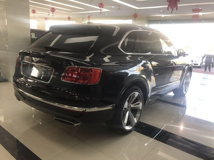 18宾利添越4.0 八缸柴油比飞驰价格优惠-图4