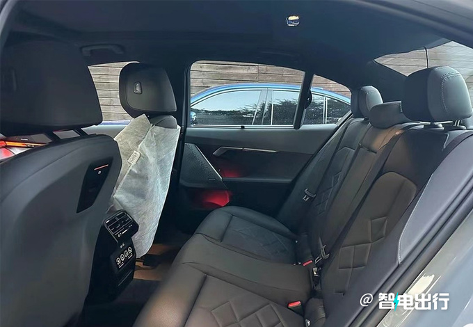 宝马全新5系实车街拍下月国产开售/比奔驰E级好看-图7