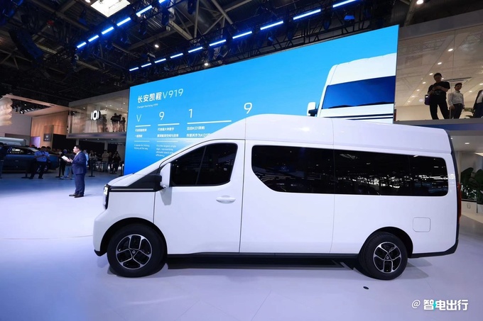 长安雷应锋V919装得多拉得多让用户赚得多-图3