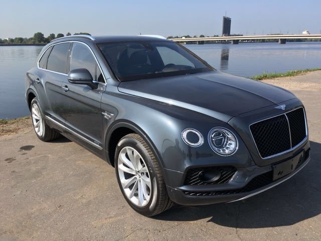 宾利添越性能强大豪华SUV 立减优惠逆袭-图1