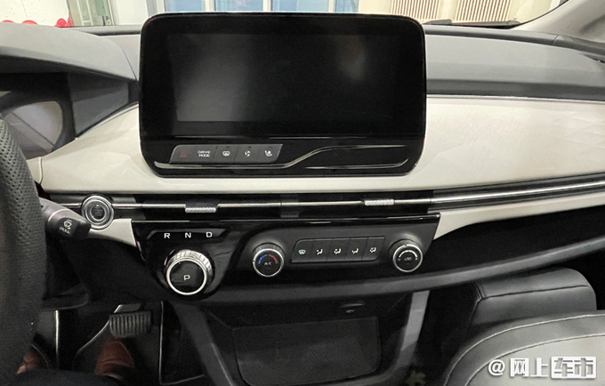 奔腾全新MPV售XX.XX万 专供出行市场 续航400km-图9