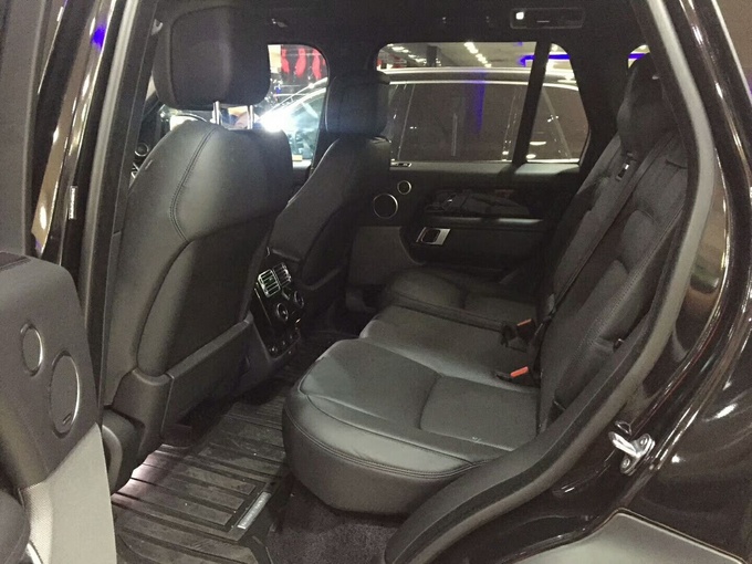 2018款路虎揽胜行政 美规HSE黑曜版130万-图9