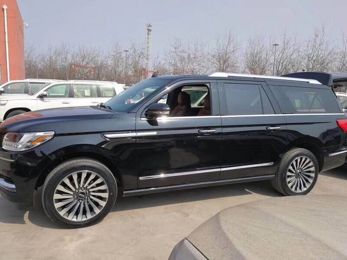 18款林肯领航员SUV升级 尽显本色商务范-图2