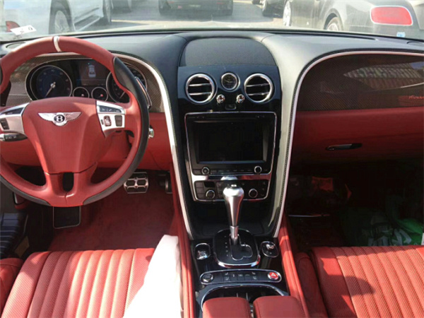 宾利飞驰V8S喜迎中秋佳节 狠惠震撼袭港-图7