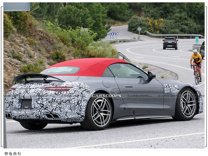 奔驰全新SL内饰曝光2+2经典座椅布局/超大触摸屏-图3