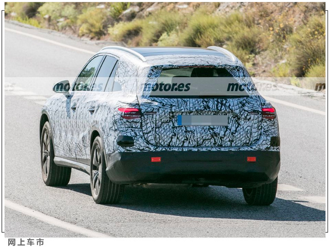 奔驰全新GLC细节曝光推8款车型/车身尺寸升级-图7