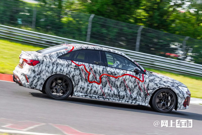 奧迪新款RS3諜照曝光8月首發(fā)亮相/比寶馬M2快-圖2