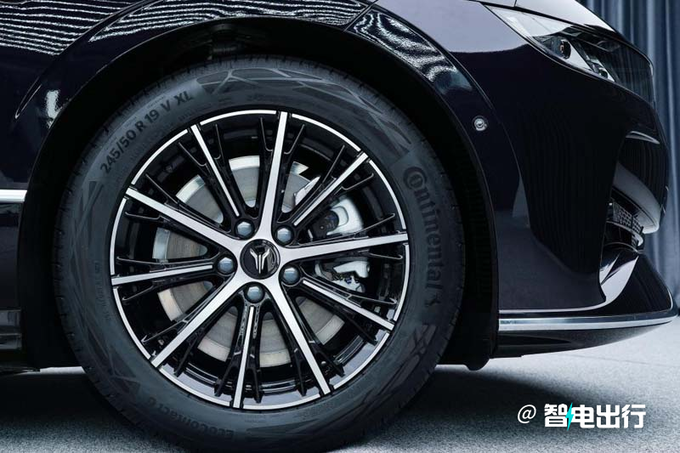 岚图追光PHEV年内上市 搭1.5T+双电机 预计售30万内-图2