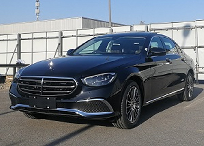 奔驰中期改款E级9月底上市 外观更运动/43万起售-图2