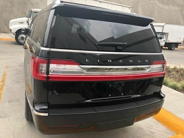 18林肯领航员总统版 全尺寸七座陆地方舟-图4