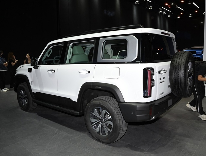 2023广州车展全新BJ40城市猎人版上市售价17.98-21.98万元-图5