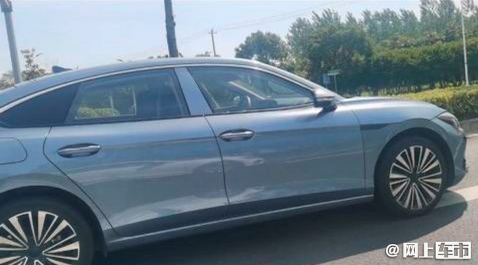 上汽大众全新凌渡工厂实拍 配贯穿尾灯 造型更运动-图2