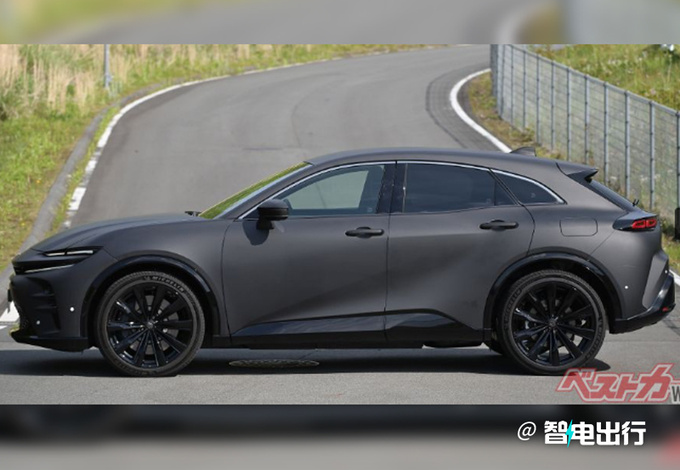 丰田皇冠首款SUV实车现身进口引入/价格媲美Q5L-图2