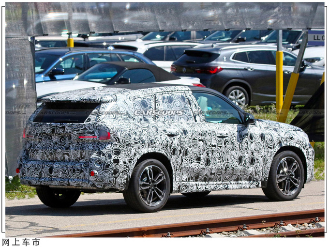 宝马新款X1外观曝光 前脸换新灯组/内饰升级双联屏-图7