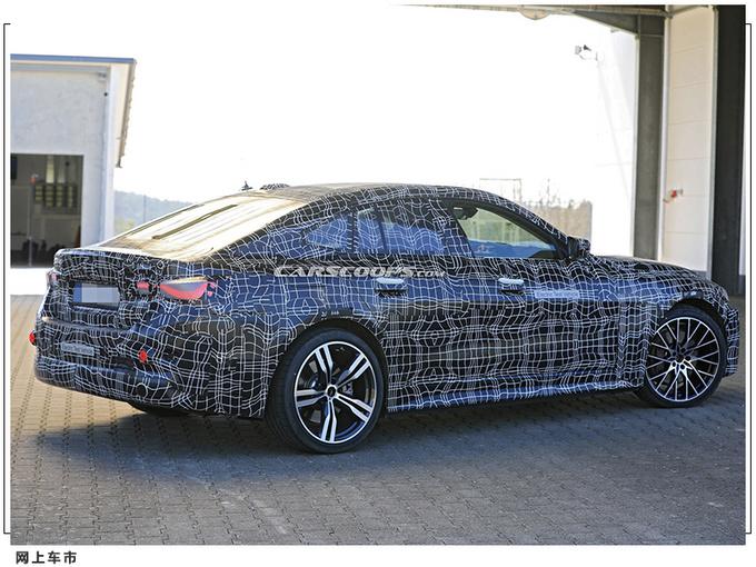 宝马i4将推三款车型 顶配搭双电机四驱/造型升级-图3