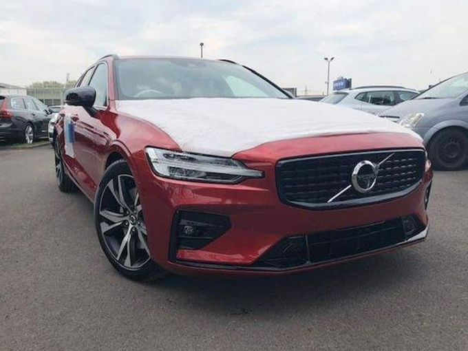 沃尔沃V60实拍曝光搭2.0T引擎/ XC60同款尾灯-图1