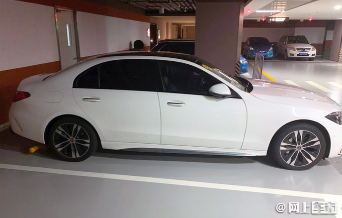 奔驰全新C级插混版国内实拍 预计搭载2.0T发动机-图4