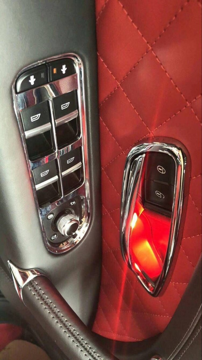 18款宾利添越6.0T 黑色高配仅此一台特价-图4