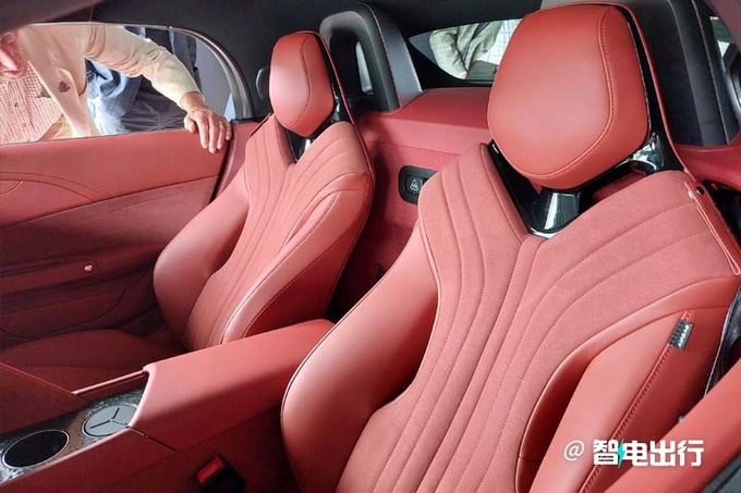 名爵纯电跑车预计卖23.98-26.98万标配软顶敞篷-图11